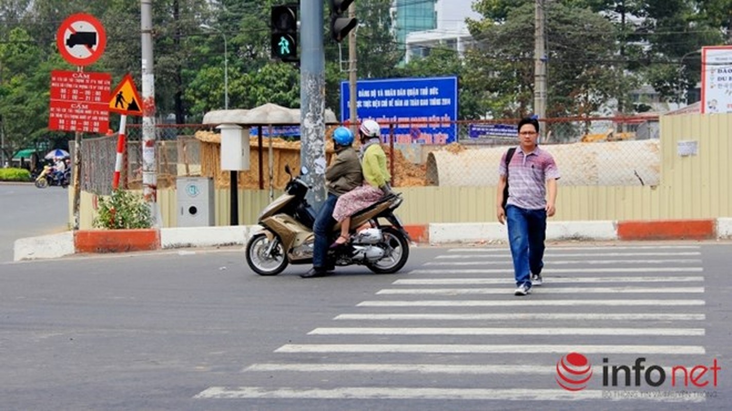 Nguoi Sai Gon co vuot den do, lan lan, bang ngang duong?-Hinh-6